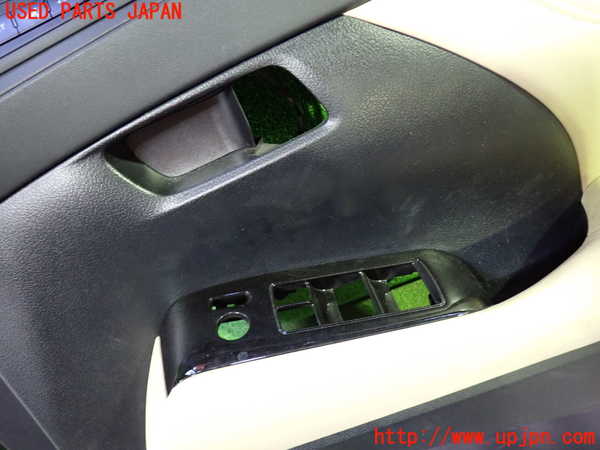 1UPJ-9231151234]ヴェルファイアハイブリッド(AYH30W)右前ドア内張り 中古_2