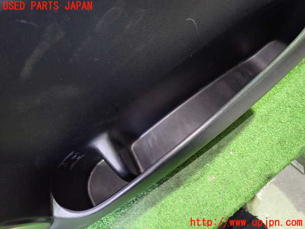 1UPJ-9231151234]ヴェルファイアハイブリッド(AYH30W)右前ドア内張り 中古_3