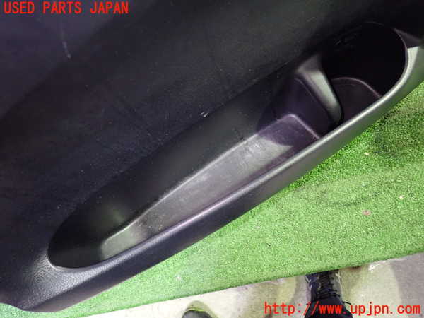 1UPJ-9231151264]ヴェルファイアハイブリッド(AYH30W)左前ドア内張り 中古_3
