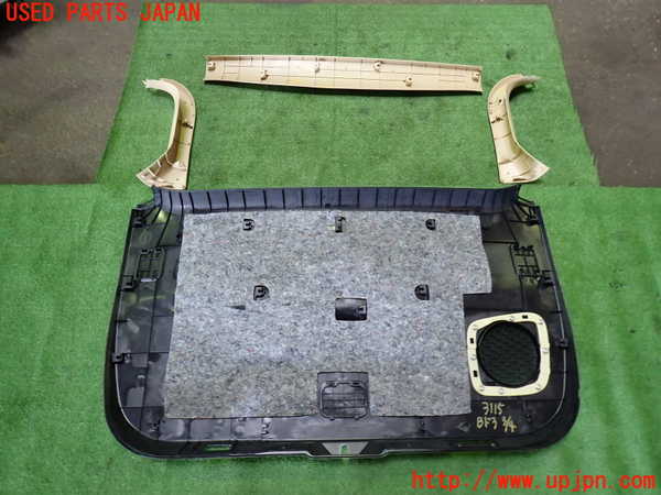 1UPJ-9231151578]ヴェルファイアハイブリッド(AYH30W)バックドア内張り 中古_4