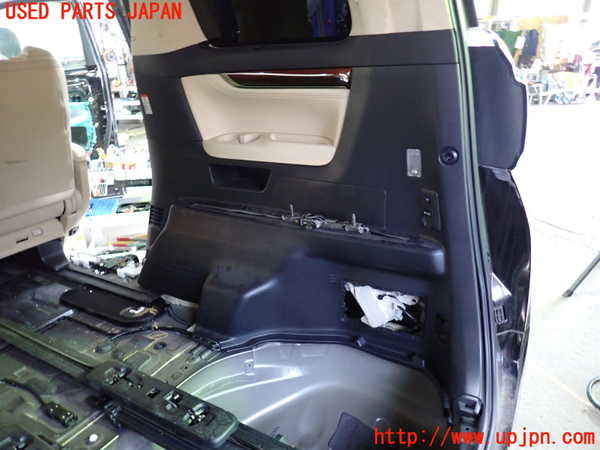 1UPJ-9231157675]ヴェルファイアハイブリッド(AYH30W)右リアピラートリム 中古_3