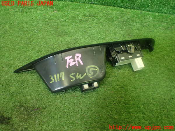 1UPJ-9231176310]プジョー・208(P21HN05)スイッチ5 (左リアパワーウインドウスイッチ) 中古_4