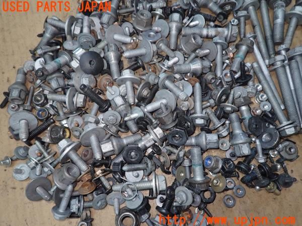 3UPJ=9231180720]ルノー キャプチャー(HJBH5H)ネジ・ナット・ステー類 セット ジャンク_3