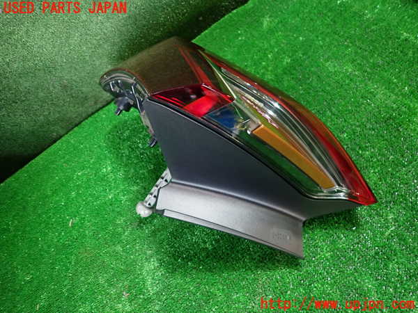 1UPJ-9231181530]ルノー・キャプチャー(HJBH5H)右テールランプ 中古_2