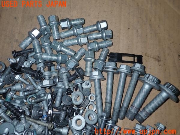 3UPJ=9231200720]VW ゴルフ ヴァリアント(CDDXDV)ネジ・ナット・ステー類 セット ジャンク_2