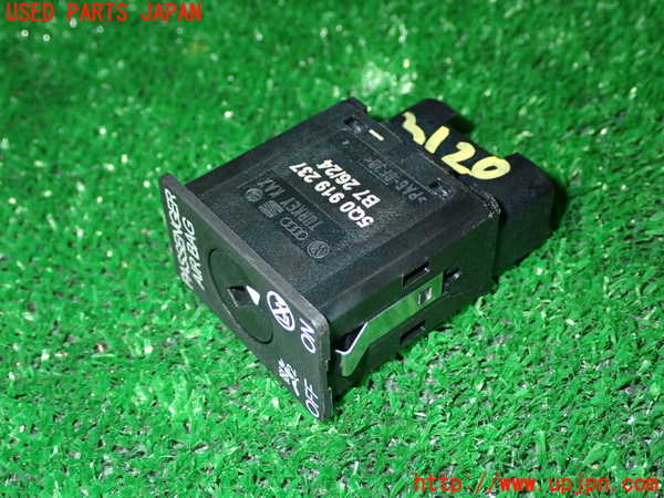 1UPJ-9231206308]VW ゴルフ ヴァリアント(CDDXDV)スイッチ3(タイヤ空気圧 エアバッグONOFF) 中古_2