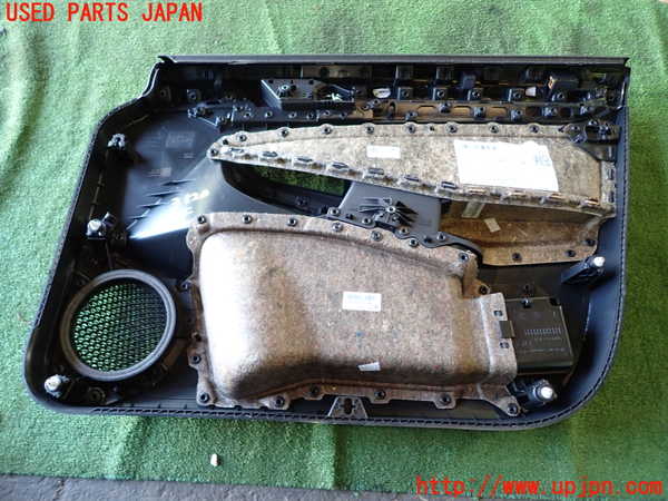 1UPJ-9231201264]VW ゴルフ ヴァリアント(CDDXDV)左前ドア内張り 中古_4