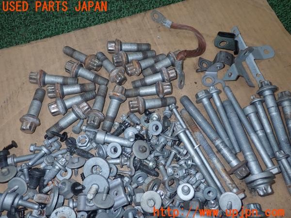3UPJ=9231210720]ベンツ S ハイブリッド(221095)ネジ・ナット・ステー類 セット ジャンク_2