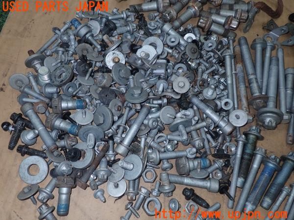 3UPJ=9231210720]ベンツ S ハイブリッド(221095)ネジ・ナット・ステー類 セット ジャンク_4