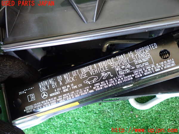 1UPJ-9231217805]ベンツ S ハイブリッド W221(221095)車載工具 中古_2