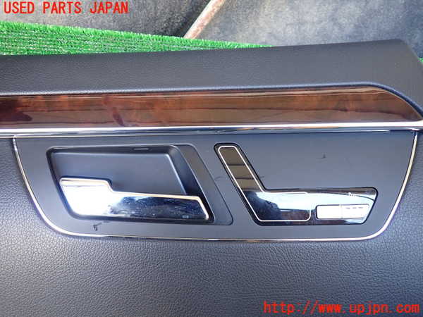 1UPJ-9231211324]ベンツ S ハイブリッド W221(221095)左後ドア内張り 中古_2