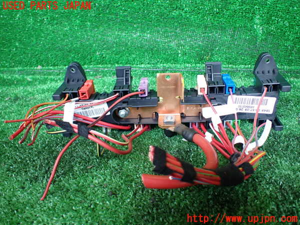1UPJ-9231226742]ベンツ V350 W639(639350)ヒューズボックス2(エンジンルーム内) 中古_2
