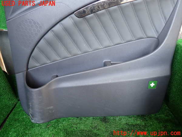 1UPJ-9231221234]ベンツ V350 W639(639350)右前ドア内張り 中古_3