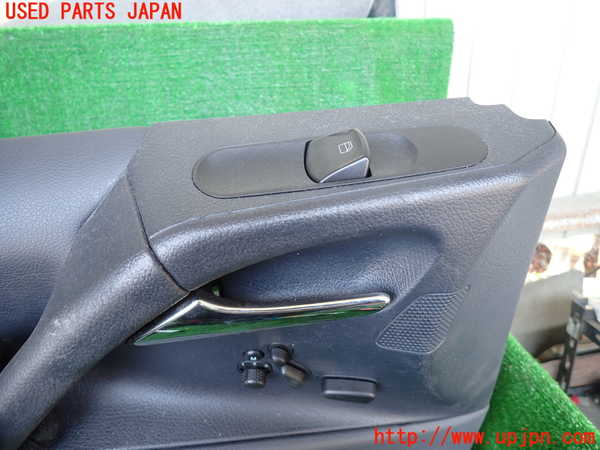 1UPJ-9231221264]ベンツ V350 W639(639350)左前ドア内張り 中古_2