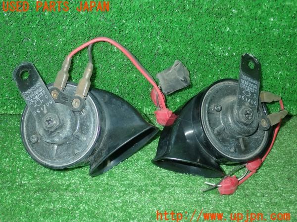 3UPJ=9231230563]ハイエースワゴン リビングサルーンEX(KZH100G)PIAA ピア スピアリア・バスホーン 330+400HZ 2端子 中古_2