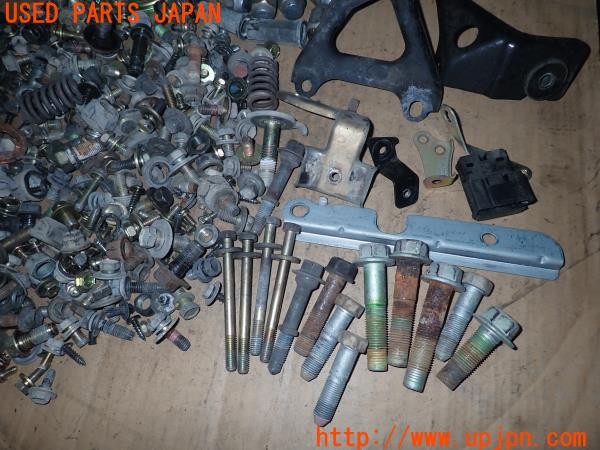 3UPJ=9231230720]ハイエースワゴン リビングサルーンEX(KZH100G)ネジ・ナット・ステー類 セット ジャンク_3