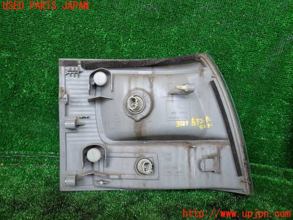 1UPJ-9231231152]ハイエースワゴン100系(KZH100G)左コーナーランプ 中古_3