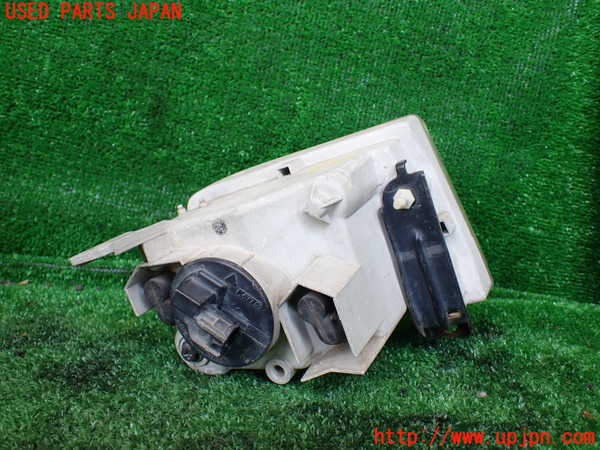 1UPJ-9231231182]ハイエースワゴン100系(KZH100G)左フォグ 中古_3