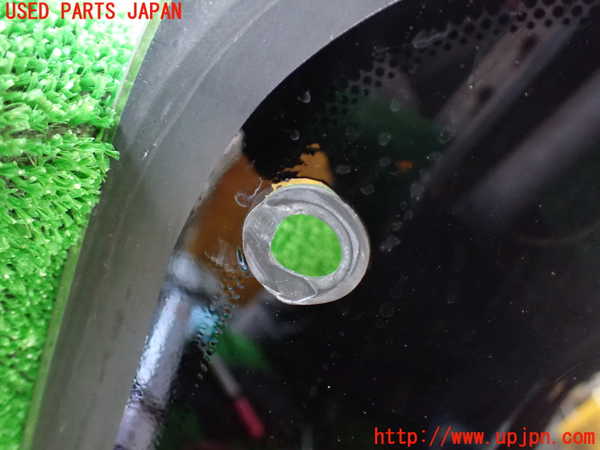 1UPJ-9231231370]ハイエースワゴン100系(KZH100G)右サイドセンターガラス M2A55 中古_4