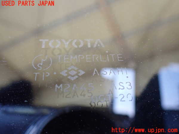 1UPJ-9231231382]ハイエースワゴン100系(KZH100G)左クォーターガラス M2A45 中古_3
