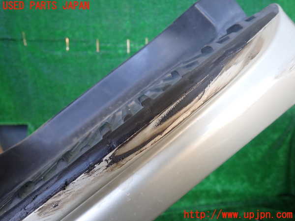 1UPJ-9231231390]ハイエースワゴン100系(KZH100G)右サイドステップ 中古_3