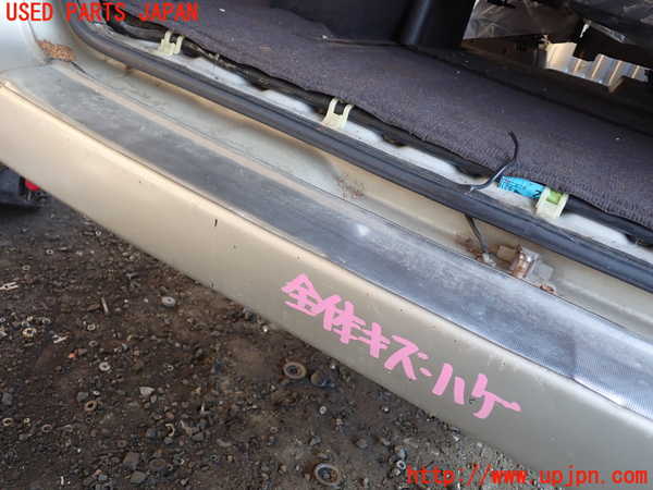 1UPJ-9231231610]ハイエースワゴン100系(KZH100G)リアバンパー 中古_2