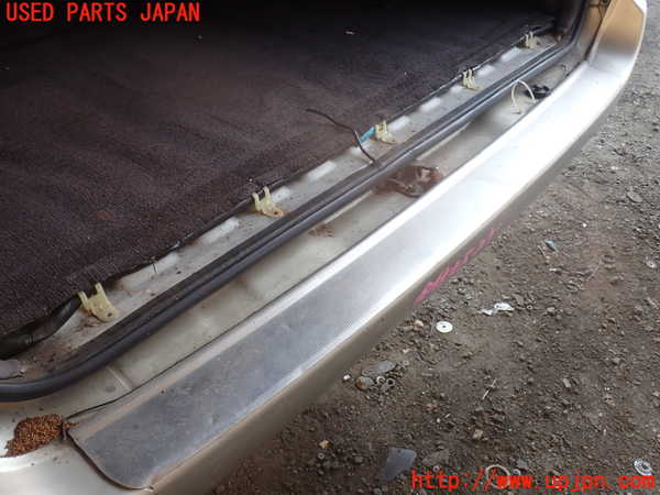 1UPJ-9231231610]ハイエースワゴン100系(KZH100G)リアバンパー 中古_5