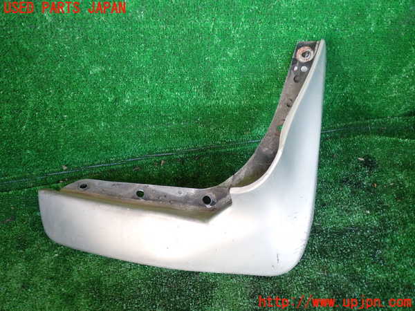1UPJ-9231231450]ハイエースワゴン100系(KZH100G)右フロントマッドガード(泥除け) 中古_2