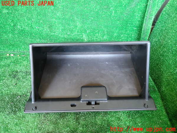 1UPJ-9231237516]ハイエースワゴン100系(KZH100G)グローブボックス1 中古_3