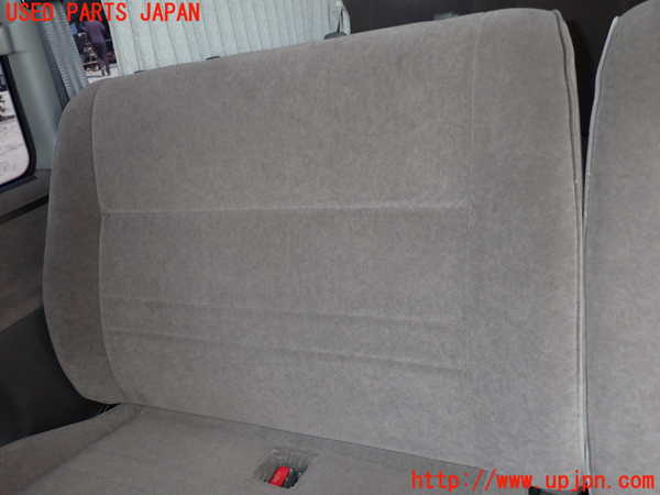 1UPJ-9231237145]ハイエースワゴン100系(KZH100G)右2列目シート 中古_2