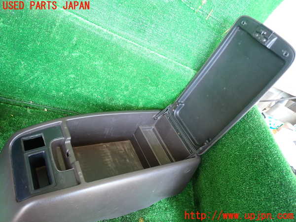 1UPJ-9231237540]ハイエースワゴン100系(KZH100G)センターコンソール 中古_2