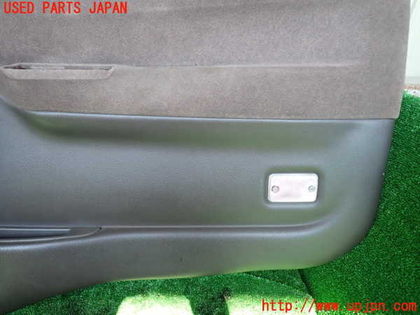 1UPJ-9231231234]ハイエースワゴン100系(KZH100G)右前ドア内張り 中古_3