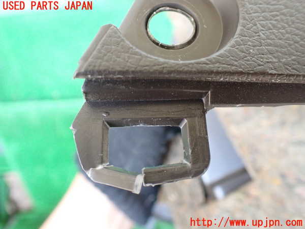 1UPJ-9231237810]ハイエースワゴン100系(KZH100G)ドリンクホルダー 中古_5