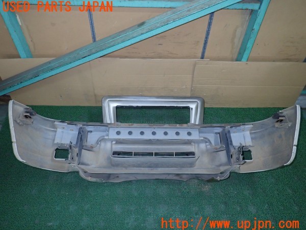 3UPJ=9231240048]いすゞ ビッグホーン(UBS73GW)中期 純正 フロントバンパー シールド付き 中古_5