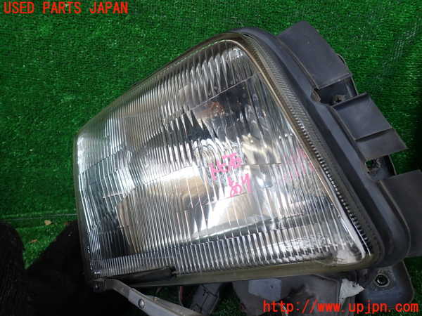 1UPJ-9231241130]ビッグホーン(UBS73GW)右ヘッドライト ハロゲン 中古_2