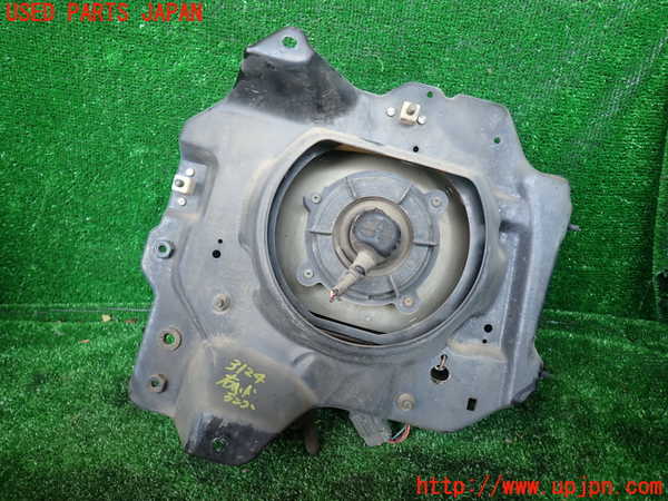 1UPJ-9231241130]ビッグホーン(UBS73GW)右ヘッドライト ハロゲン 中古_3