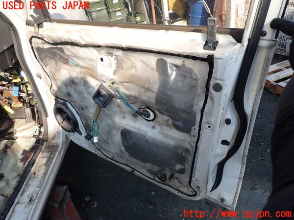 1UPJ-9231241230]ビッグホーン(UBS73GW)右前ドア M284 中古_4