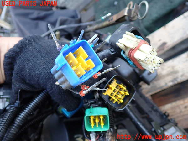 1UPJ-9231242010]ビッグホーン(UBS73GW)エンジン 4JX1 4WD 中古_3