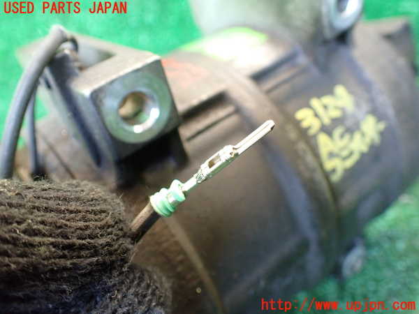 1UPJ-9231246025]ビッグホーン(UBS73GW)エアコンコンプレッサー 中古_2