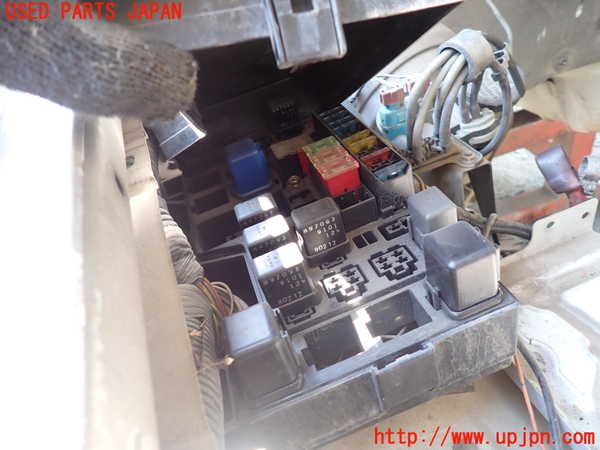 1UPJ-9231246742]ビッグホーン(UBS73GW)ヒューズボックス2 中古_2