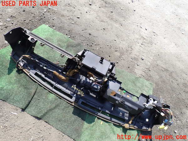 1UPJ-9231247505]ビッグホーン(UBS73GW)ダッシュボード 中古_5