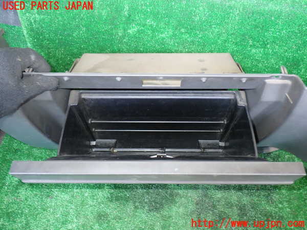 1UPJ-9231247516]ビッグホーン(UBS73GW)グローブボックス1 中古_3