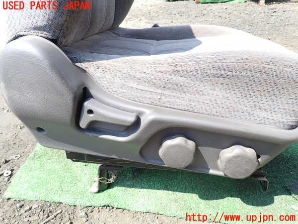 1UPJ-9231247035]ビッグホーン(UBS73GW)運転席シート 中古_4