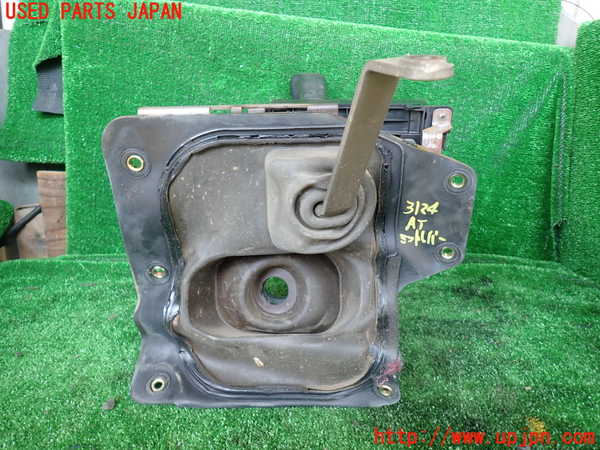 1UPJ-9231247555]ビッグホーン(UBS73GW)ATシフトレバー 中古_4