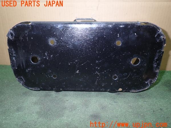 3UPJ=9231250013]三菱ジープ(J58)純正 ジェリ缶ホルダー タンクブラケット 中古_4