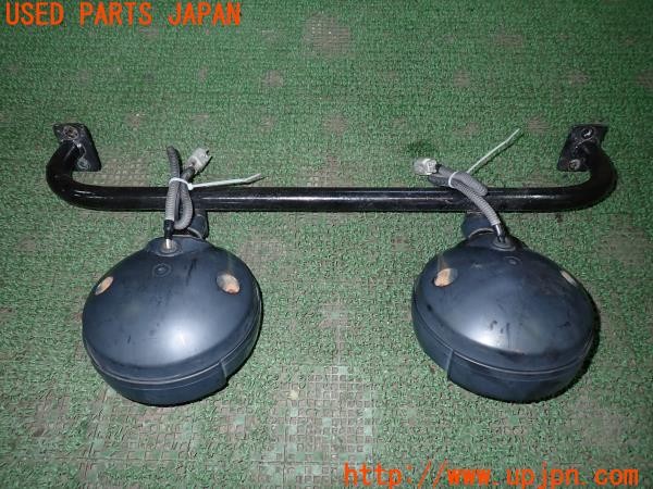 3UPJ=9231250558]三菱ジープ(J58)KOITO 114-76339 フォグランプ ステー・TOYOTAランプカバー付き 中古_2
