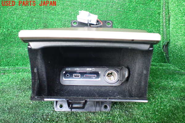 1UPJ-9231267843]ジープ・グランドチェロキー(WK36T)小物入れ3 中古_3