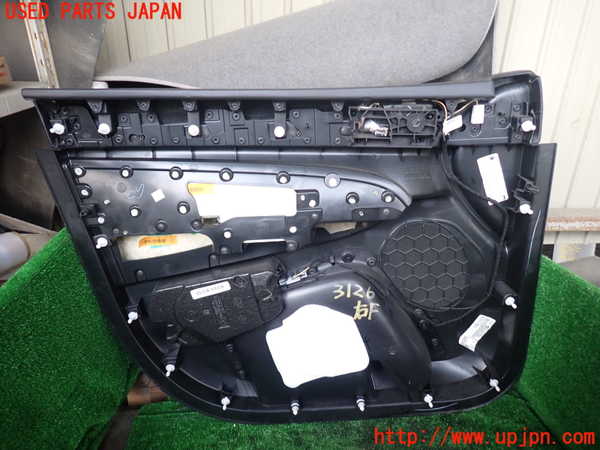 1UPJ-9231261234]ジープ・グランドチェロキー(WK36T)右前ドア内張り 中古_4