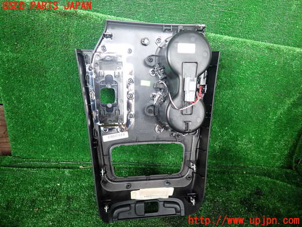 1UPJ-9231267810]ジープ・グランドチェロキー(WK36T)ドリンクホルダー 中古_3