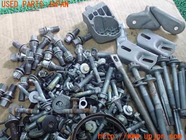 3UPJ=9231270720]マセラティ クアトロポルテVI(MQP30A M156)ネジ・ナット・ステー類 セット ジャンク_2